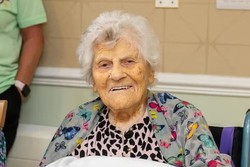 Com morte de brasileira, britnica se torna a pessoa mais velha do mundo (Reproduo/Redes sociais)