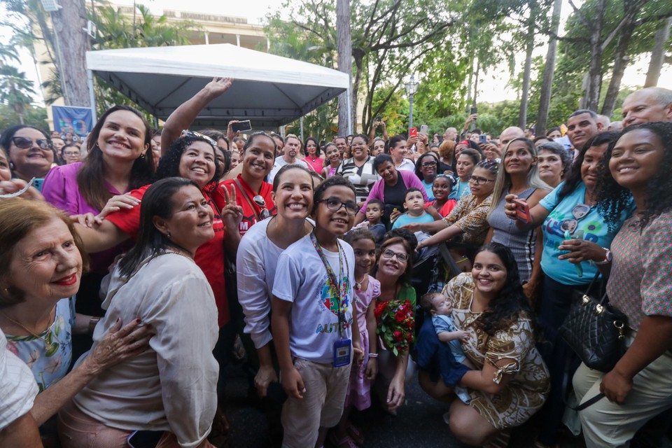 Mães de Pernambuco: programa que garante auxílio mensal de R$ 300 a 100 mil mulheres é lançado | Últimas: Diario de Pernambuco