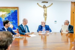 Lula, Geraldo Alckimin (PSB) e ministros se reuniram com CEO do Mercado Livre no Brasil para anncio