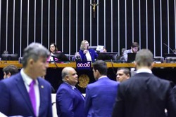 
A bancada feminina selecionou sete projetos de iniciativa masculina com contedo de defesa das mulheres. E tambm escolheu sete propostas de deputadas com esse mesmo teor