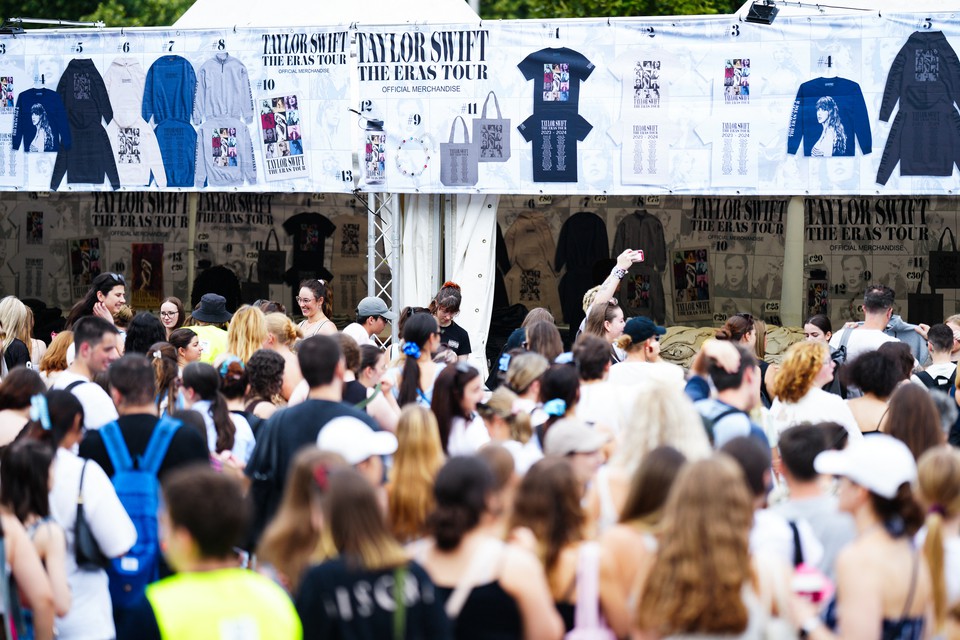 Fs receberam a notcia inesperada do cancelamento dos trs shows de Taylor Swift (foto: Eva MANHART / APA / AFP)