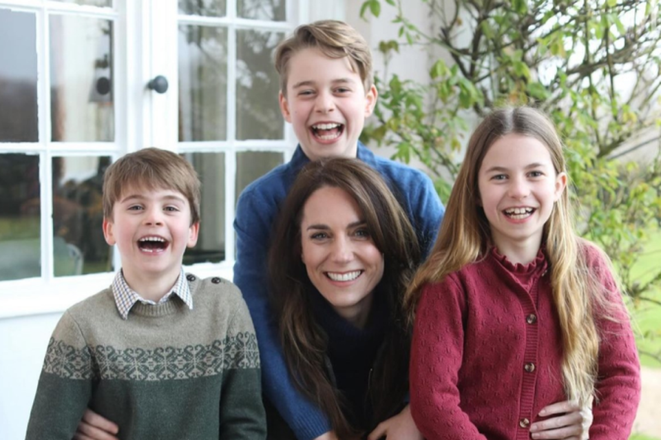Kate Middleton e os trs filhos em primeira apario da princesa aps cirurgia abdominal - (crdito: Instagram @princeandprincessofwales/Reproduo)

