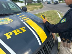 Motoristas foram flagrados por alta velocidade e embriaguez 