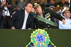 


O general Marco Antônio Freire Gomes, comandante do Exército durante o mandato de Bolsonaro, depõe na Polícia Federal nesta sexta (1º)