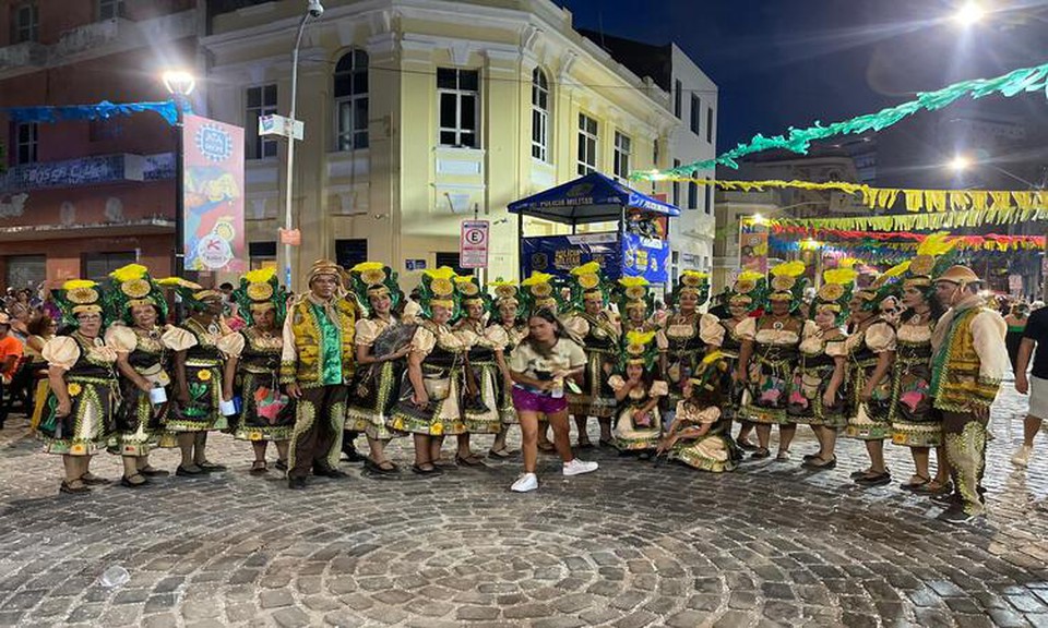 O bloco Flor do Eucalipto, que vem ao Recife todos os anos de Moreno, localizado na regio Metropolitana do Recife (Foto: Rmulo Chico/DP fotos)