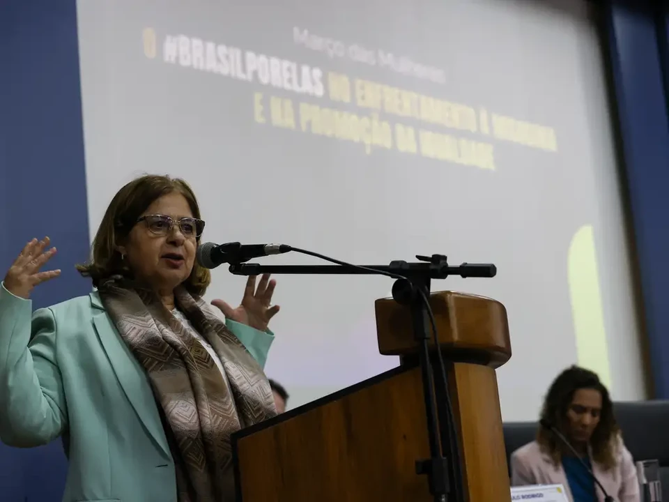 A Ministra das Mulheres, Cida Gonalves, durante o lanamento do Plano de Ao do Pacto Nacional de Preveno aos Feminicdios (foto: Fabio Rodrigues-Pozzebom/ Agncia Brasil)