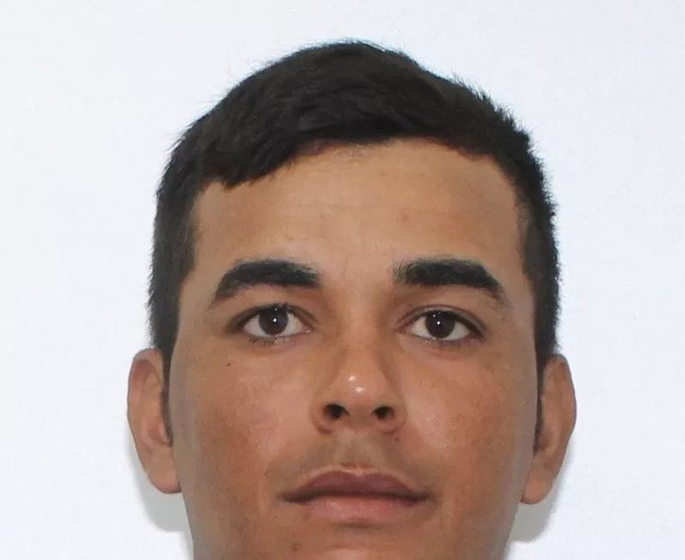 A vtima fatal, identificada como Gilmar Ferreira do Nascimento, de 23 anos, foi morto aps ser esfaqueado por um homem desconhecido durante uma festa de casamento (Foto: Reproduo/Redes Sociais)