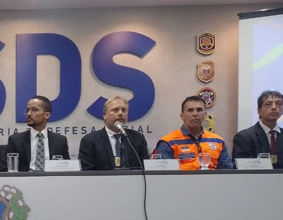 O chefe da Polcia Civil, delegado Renato Rocha (centro), destacou que a polcia est de posse de imagens que podem ajudar a identificar o suspeito de cometer o crime  (Foto: Wilson Maranho/DP)
