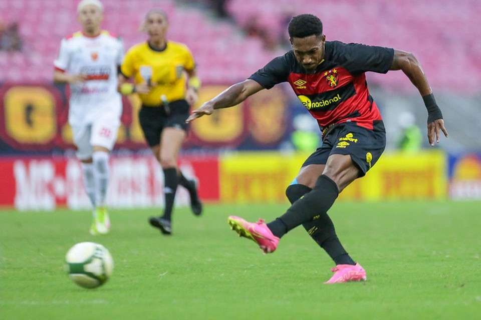 Sport e Afogados se enfrentam pelo Campeonato Pernambucano (Foto: Rafael Vieira/FPF)