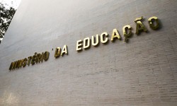Entidades estudantis publicam nota de repúdio contra cortes de verbas para educação (Foto: Marcelo Camargo/Agência Brasil)