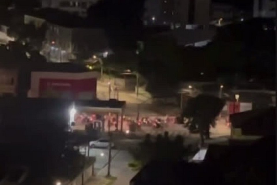 Jovens de moto fizeram muito barulho no Recife  (Foto: Cortesia )