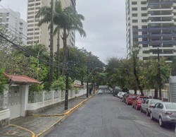 CTTU monta esquema de trnsito para obras em caladas no bairro de Parnamirim (Foto: Reproduo/Google Street View)