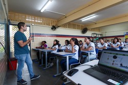 Senado aprova incentivo para estudantes permanecerem no ensino mdio (foto: Ruan Pablo/DP Foto)