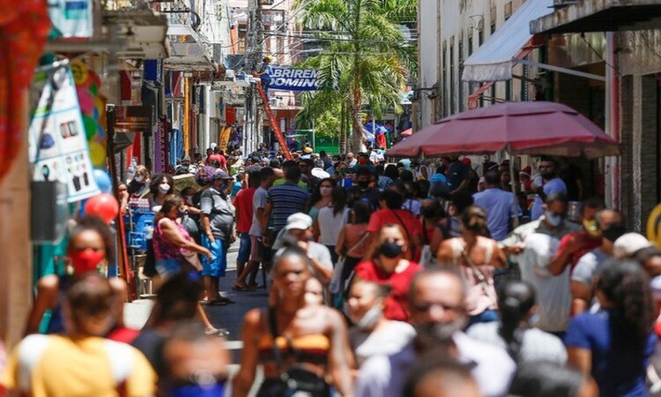 A deciso foi alinhada entre a Cmara de Dirigentes Lojistas (CDL Recife) e o sindicato da categoria (Foto: Arquivo/DP)