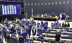 Aprovado na Câmara dos Deputados, projeto que trata do arcabouço fiscal deve ter destaques votados e seguir para sanção do presidente Luiz Inácio Lula da Silva (PT)
