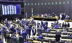 Aprovado na Cmara dos Deputados, projeto que trata do arcabouo fiscal deve ter destaques votados e seguir para sano do presidente Luiz Incio Lula da Silva (PT)
