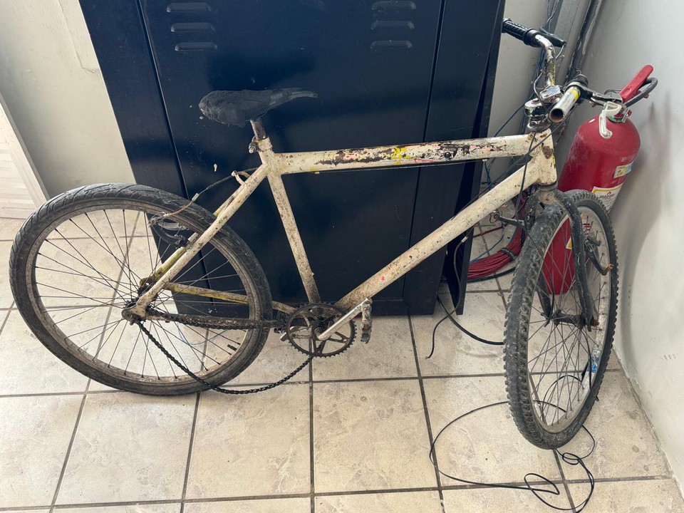 Bicicleta usada pela dupla para realizar assaltos.  (Foto: Divulgao/Polcia Civil)