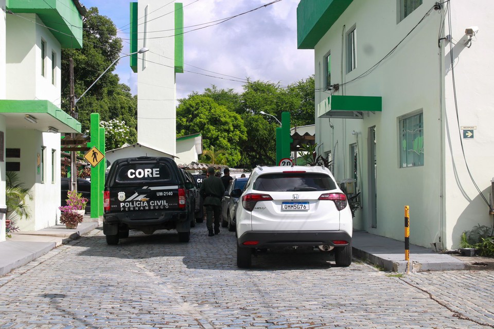 O empresrio, aps ser ouvido na delegacia, realizou o exame de corpo delito no Instituto Mdico Legal (IML) (Foto:Marina Torres/DP Foto)