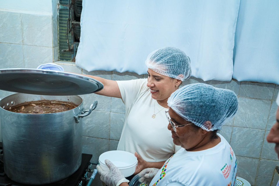 Esse equipamento vai servir 200 refeies de segunda a sexta e refora as aes do Programa Pernambuco Sem Fome (Foto: Janana Pepeu/Secom)