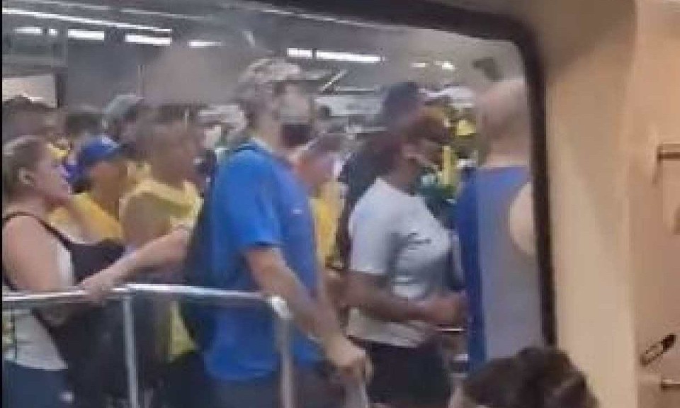 
Corintianos impediram entrada de bolsonaristas mesmo com o metr vazio (foto: Reproduo/Redes Sociais)