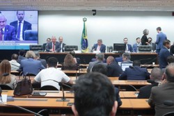 Comisso aprova Oramento de 2025 com teto de despesas de R$ 2,2 trilhes (foto: Bruno Spada/Cmara dos Deputados)