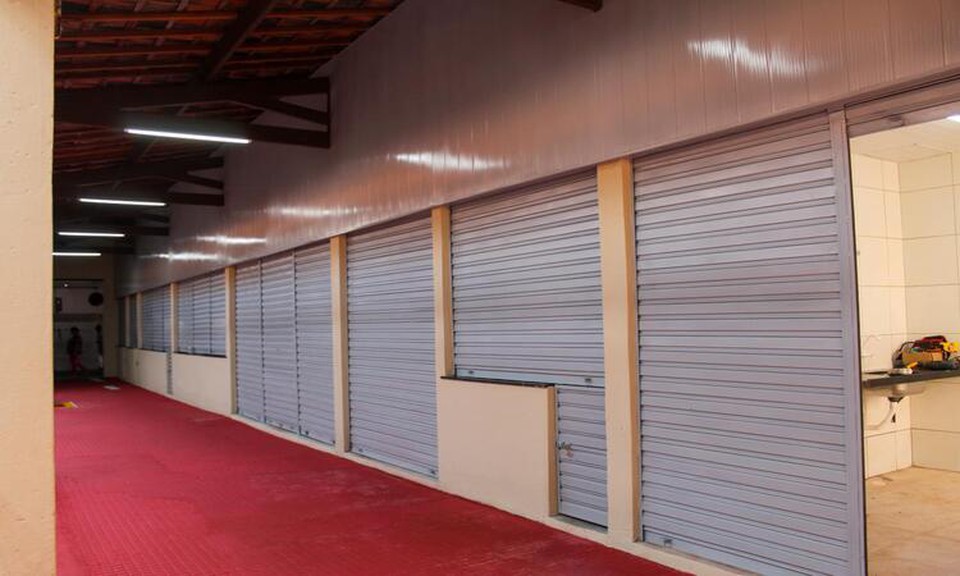 Comerciantes comeam a voltar para os locais de origem dentro do equipamento (Foto: Divulgao/PCR)