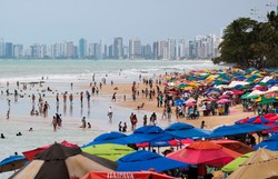 Pernambuco lidera no Nordeste e é 3º do Brasil em volume de serviços das atividades turísticas ((Foto: Tarciso Augusto/ Esp DP))
