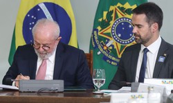Em reunião com Eduardo Leite, Lula reafirma apoio ao Rio Grande do Sul  (foto: Valter Campanato/Agência Brasil)