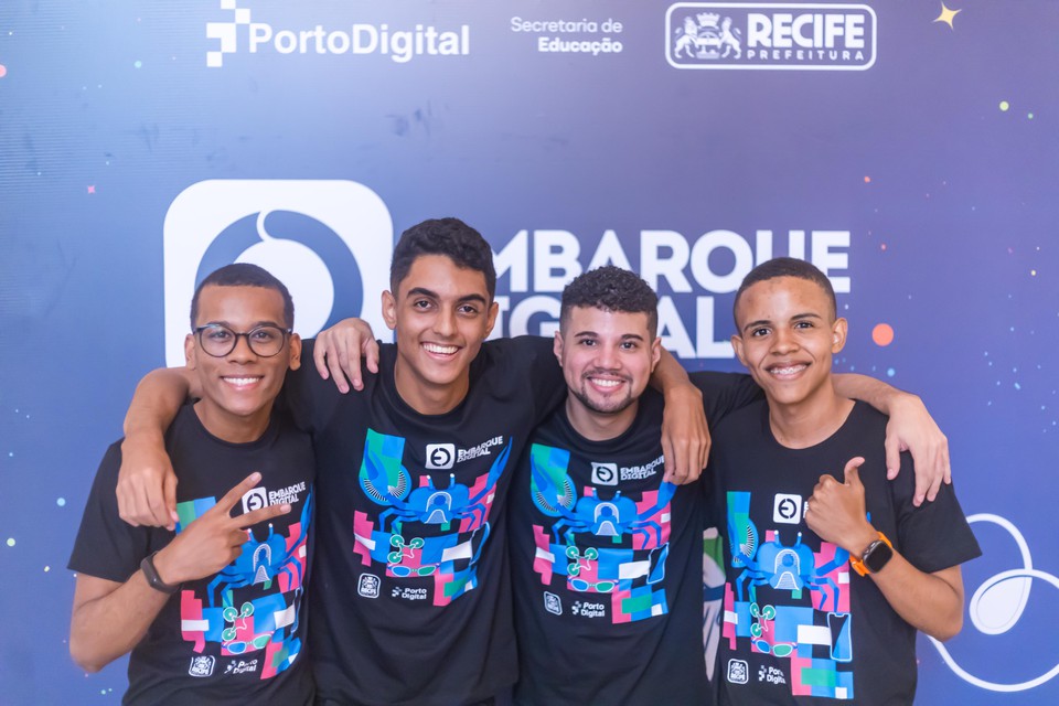 Jovens participam do Embarque Digital  (Foto: Prefeitura do Recife )