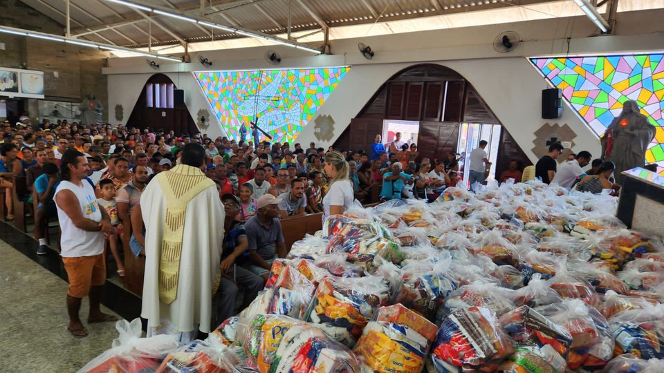 Obras assistenciais de padre Arlindo beneficiam muita gente  (Foto: Martha Regina/Cortesia )