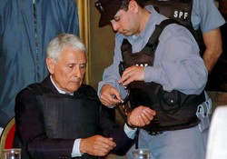 Morreu emblemático repressor da ditadura argentina  (Foto: Carlos Carmele/AFP)