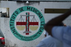 Homem  assassinado em mesa de bar em Goiana (Foto: Arquivo/ DP)