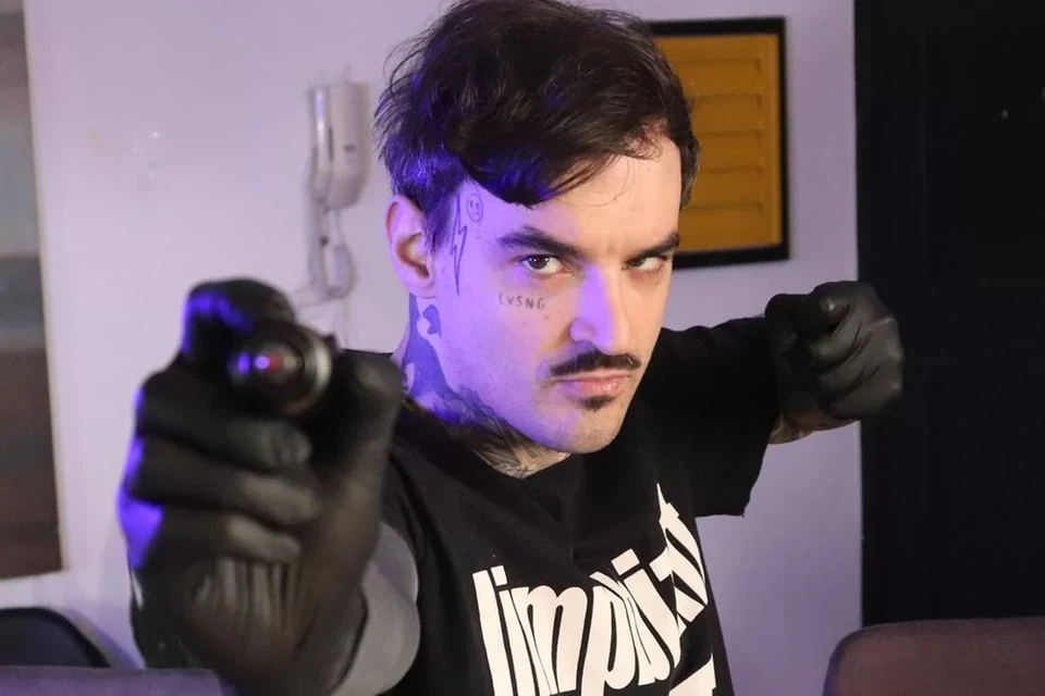 Influencer foi encontrado morto dentro do apartamento, nesta quarta-feira (27/12) (Foto: Reproduo)