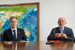 Secretário do Estado dos EUA Antony Blinken e o presidente Lula conversaram no Palácio do Planalto na última quarta-feira (21)