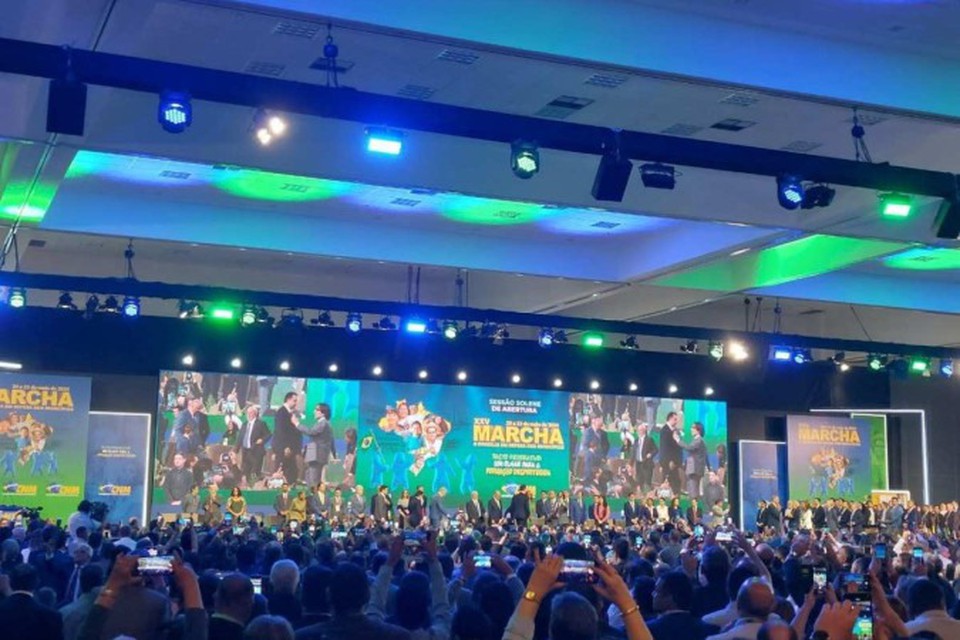Marcha dos Prefeitos: a organizao do evento estima um pblico de 10 mil pessoas, entre prefeitos, vice-prefeitos, vereadores, secretrios e outras autoridades municipais (Victor Correia/CB/DA.Press)