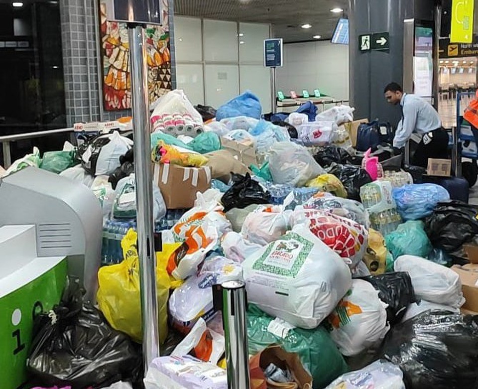 Doaes para o povo do Rio Grande do Sul no Aeroporto do Recife (Reproduo/redes sociais)