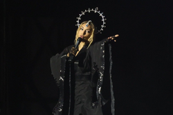 Madonna usa "dubl" e confunde pblico em ensaio para show no RJ (Foto: Reproduo/X/@sowintergoes)