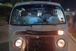 Mulher morre atropelada por Kombi ao atravessar BR-232 (Foto: PRF)