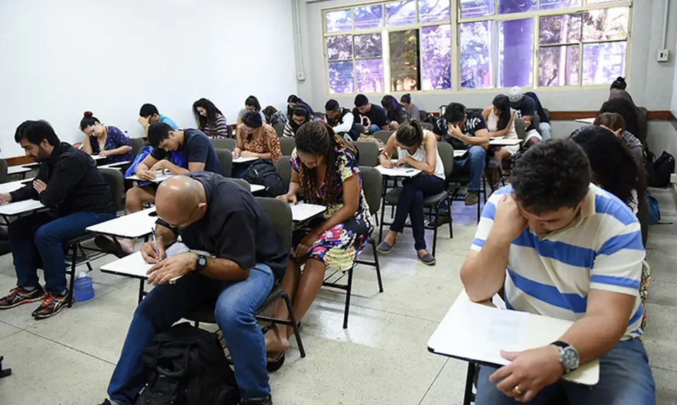 Tambm foram divulgados os resultados do Encceja Exterior e da verso do exame para jovens e adultos submetidos a penas privativas de liberdade (PPL) no exterior (Foto: Divulgao/MEC)