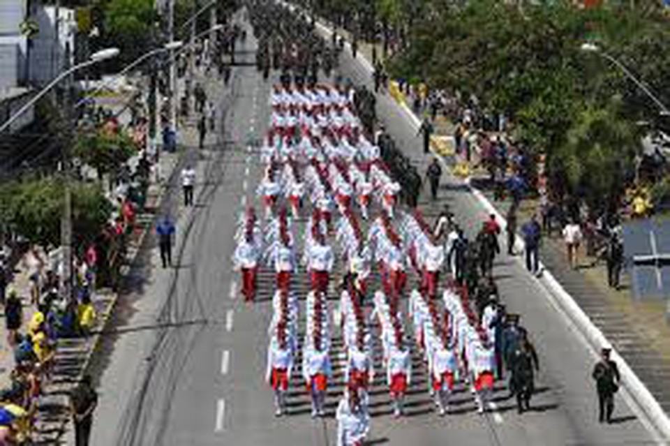Desfile de 7 de Setembro acontece na Imbiribeira  (Foto: Arquivo)