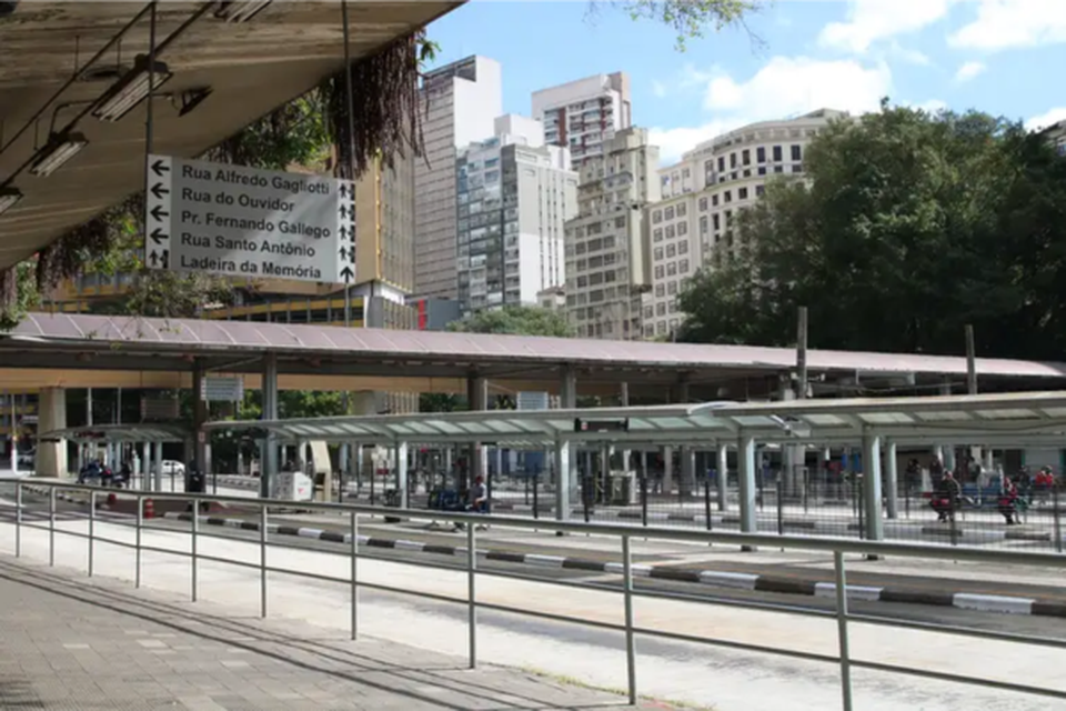 Motoristas pedem reajuste salarial inflacionrio de 3,69%, mais 5% de aumento real, alm de reposio das perdas salariais decorrentes da pandemia, de 2,46% (Crdito: Rovena Rosa / Agncia Brasil)