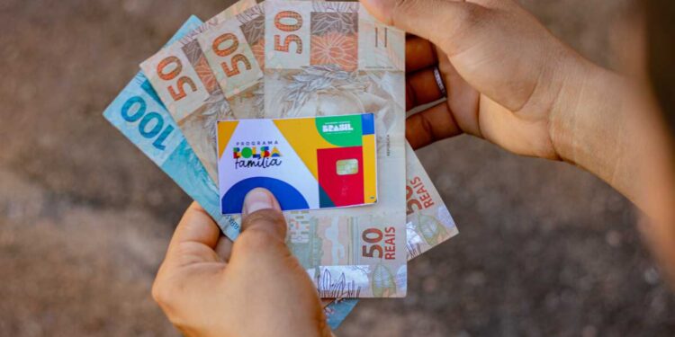 Quem recebe o Bolsa Família a partir de hoje (20)?