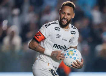 Aos 34 anos, Neymar anuncia aposentadoria e retirada dos gramados