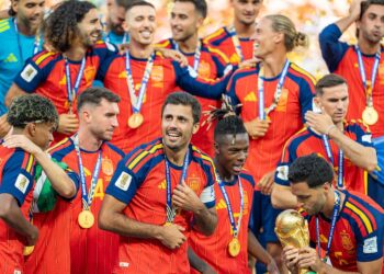 Com salário de R$ 1,5 milhão por semana, melhor jogador da Copa vive em condomínio europeu