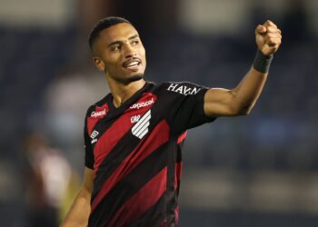 Athletico-PR virou líder do Campeonato Brasileiro