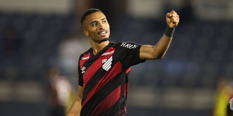 Athletico-PR virou líder do Campeonato Brasileiro