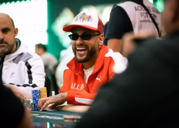 Enquanto segue jogando pôquer, Neymar adquiriu jatinho de R$ 250 milhões antes da Copa