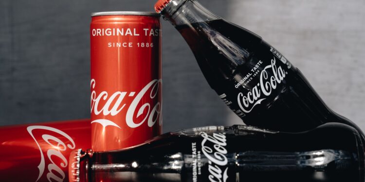 Coca-Cola estabeleceu mudança histórica nas embalagens das garrafas