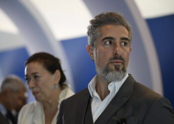 Aos 47 anos, Marcos Mion responde processo na Justiça