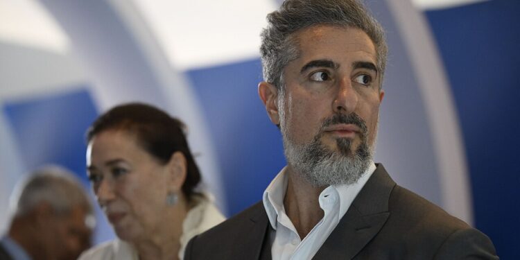 Aos 47 anos, Marcos Mion responde processo na Justiça